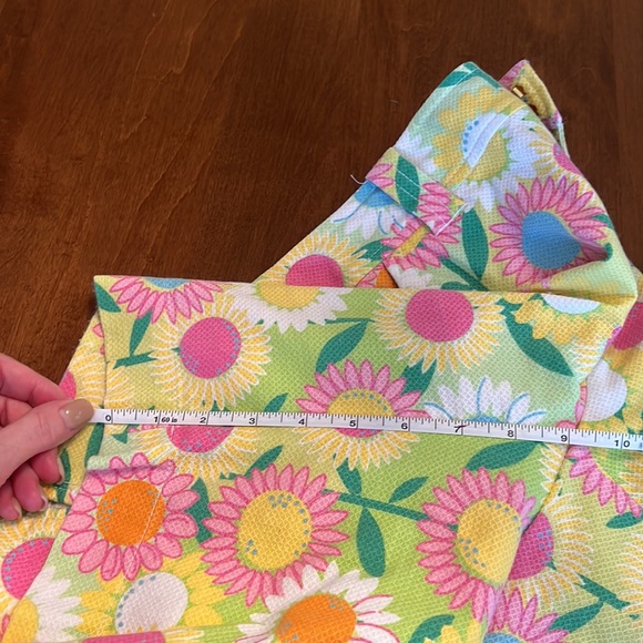 Lilly Pulitzer chipper shorts - Picture 7 of 9